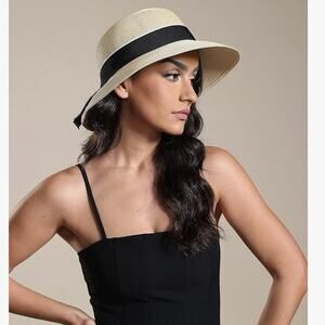 Joywant Women’s Straw Hat with Black/White Ribbon. Comes with case.